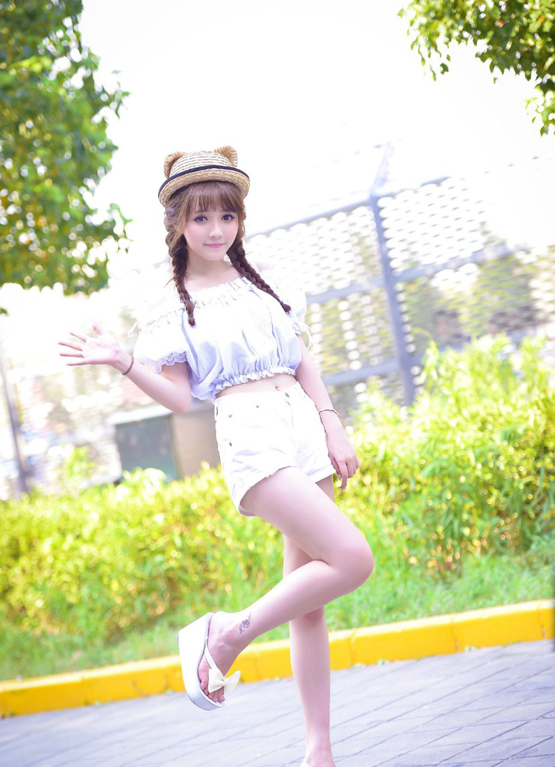 友谊需要渐渐悉意培养，进程十分艰巨，绝非即冲咖啡或即食面，对任何方式豪情有三分仔细的人，都不会情愿在人海芸芸众生中客串，跑去排长龙等做某君的好朋友。